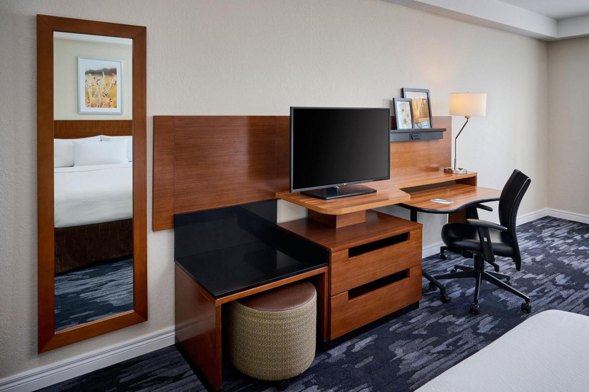 Fairfield Inn & Suites By Marriott Ottawa Kanata Екстериор снимка