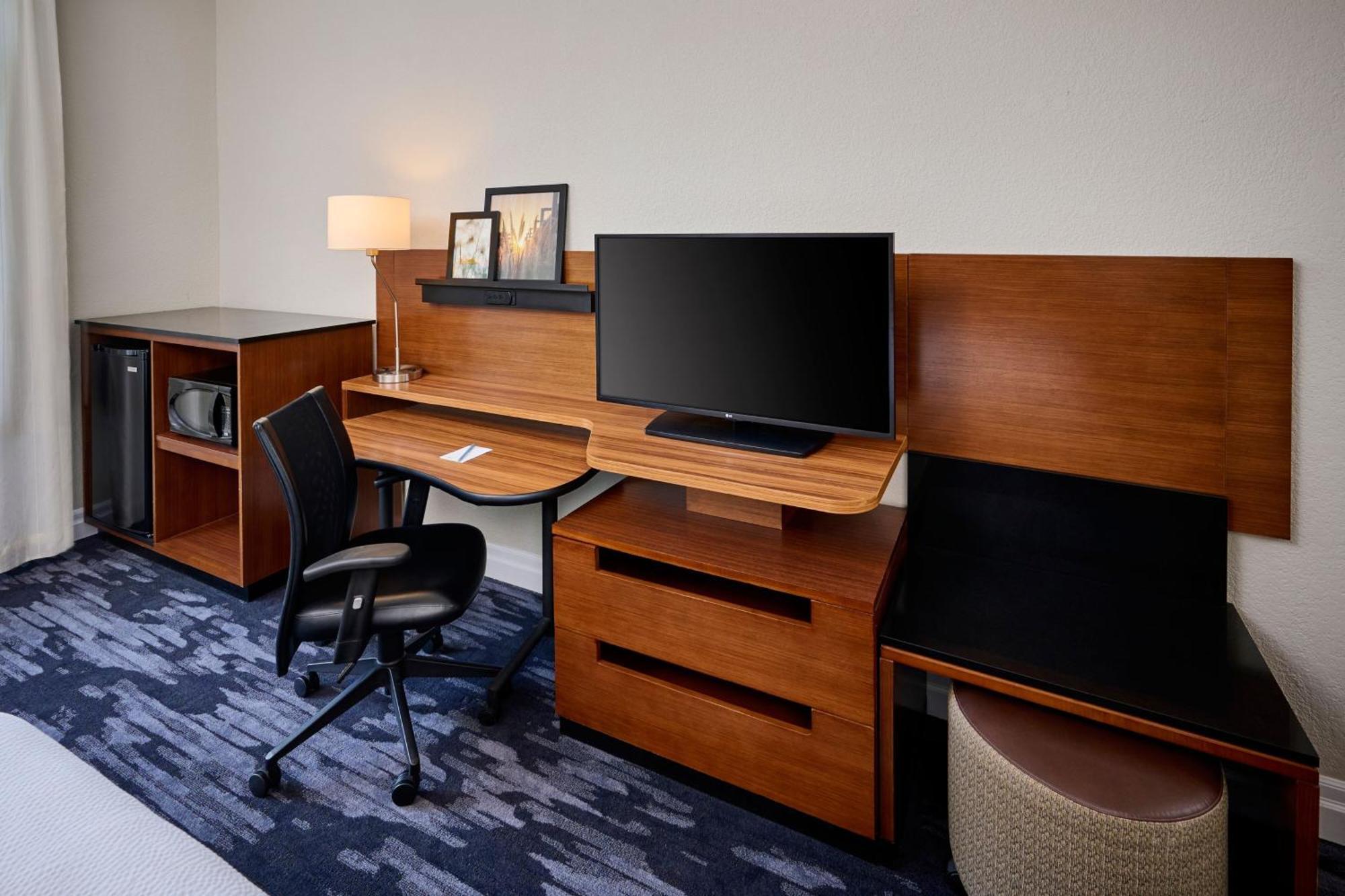 Fairfield Inn & Suites By Marriott Ottawa Kanata Екстериор снимка
