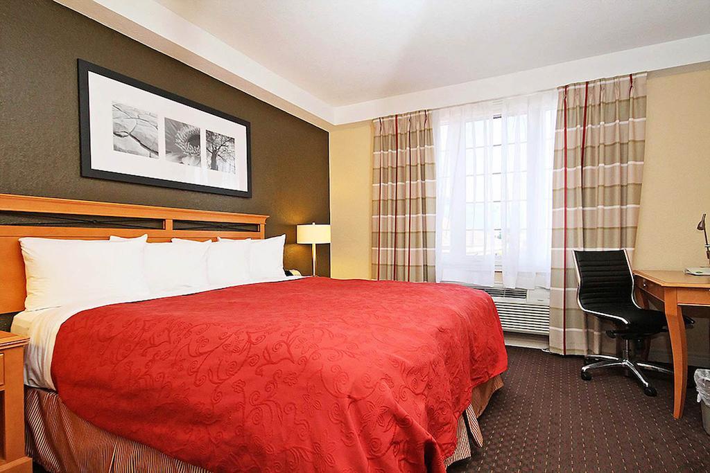 Fairfield Inn & Suites By Marriott Ottawa Kanata Стая снимка
